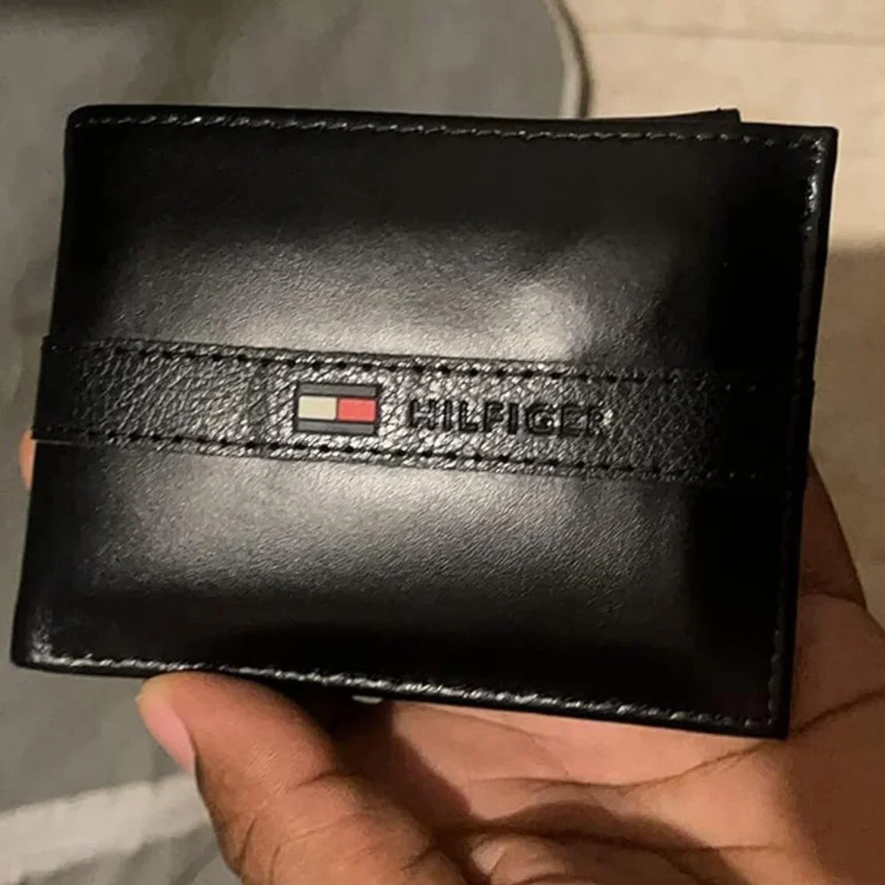 Tommy Hilfiger Men's Classic Bifold Wallet with ID Window and Multiple Card Slot